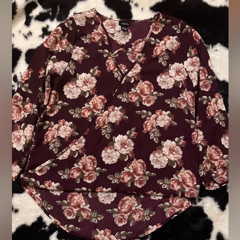Rue 21 Medium Top